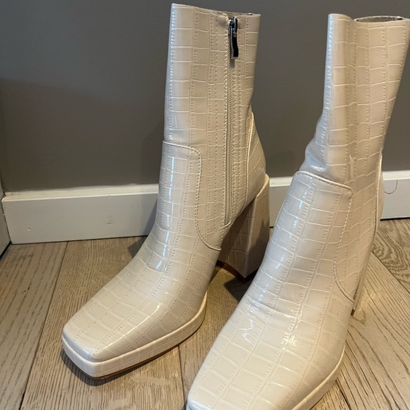 Princess Polly Jamie Croc Platform Boots - Picture 2 of 4